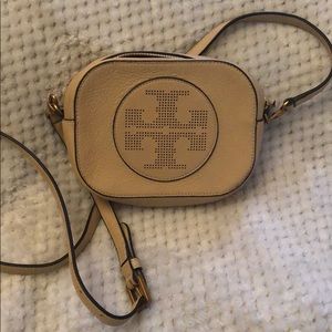 TORY BURCH PERFORATED LOGO CROSSBODY